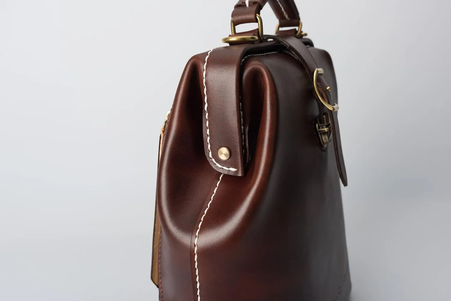 Doctor Bag-Leather Backpack,Hand Stitching Leather Backpack Women, Leather Backpack Men, Large Backpack, Rucksack (chocolate)