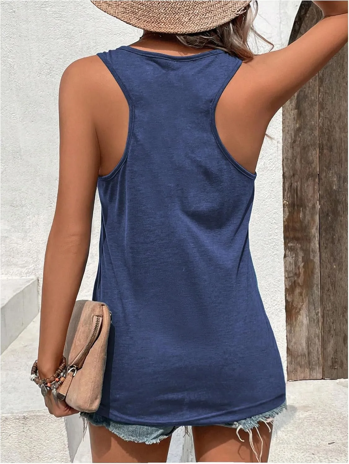 Floerns Women's Anchor Graphic Scoop Neck Tank Top Sleeveless Casual Vest Shirts