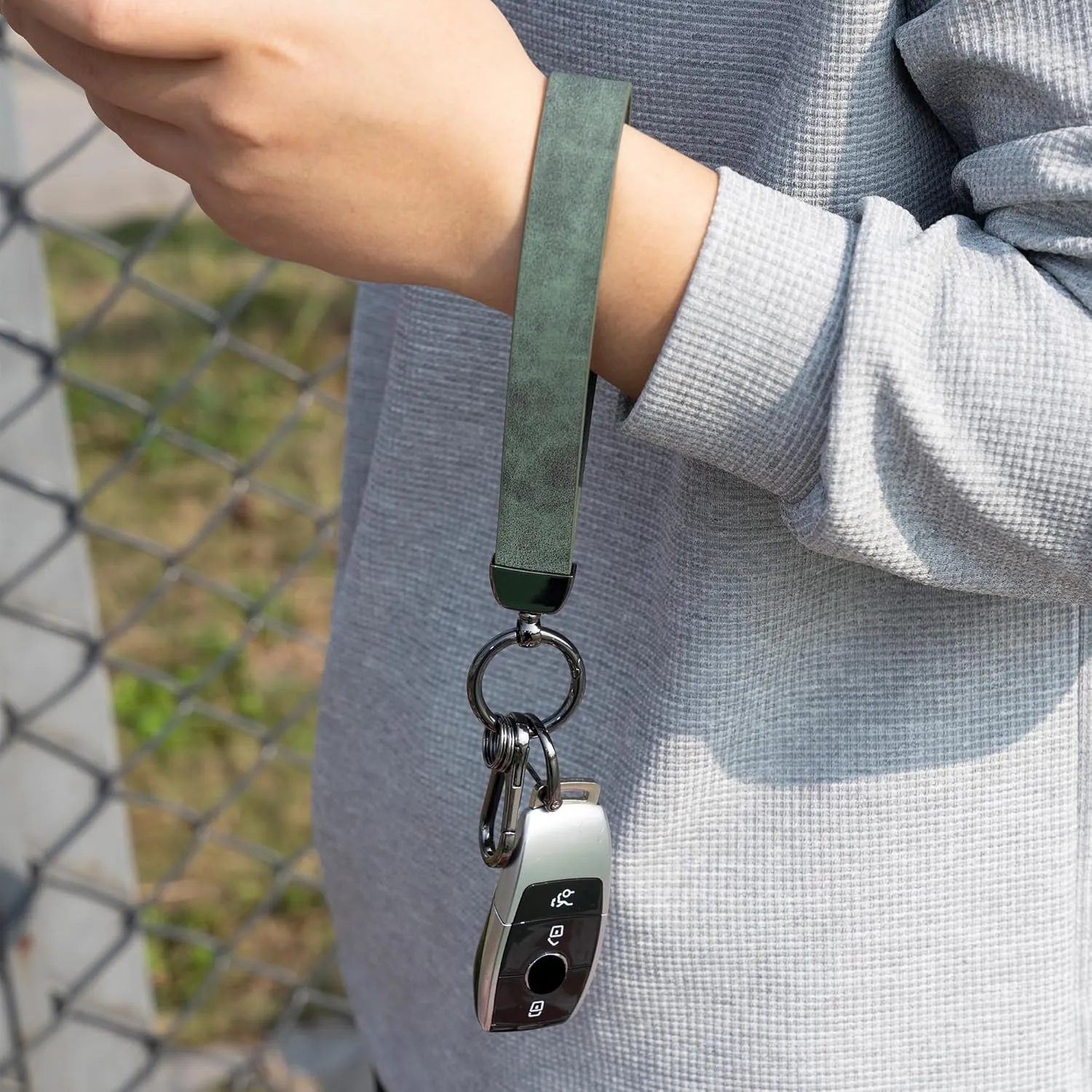 Leather Wristlet Keychain, 2 Key Rings, Anti-Lost D Ring, Keychain Clip