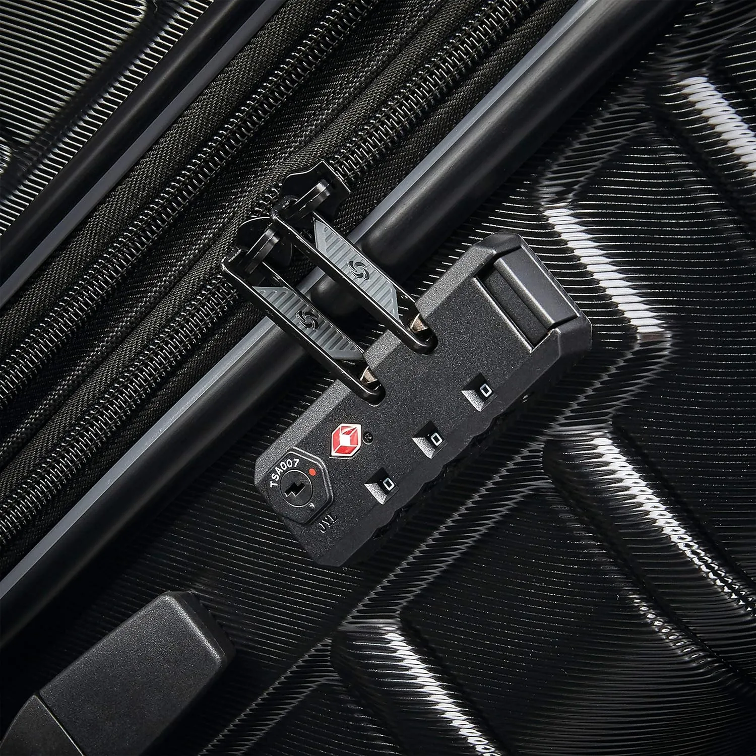 Samsonite Omni 2 24-Inch Medium Checked Hardside Luggage with 360 Spinner Wheels - Scratch Resistant Hardshell - TSA Lock - Expandable Polycarbonate Shell for Lightweight Travel - Midnight Black