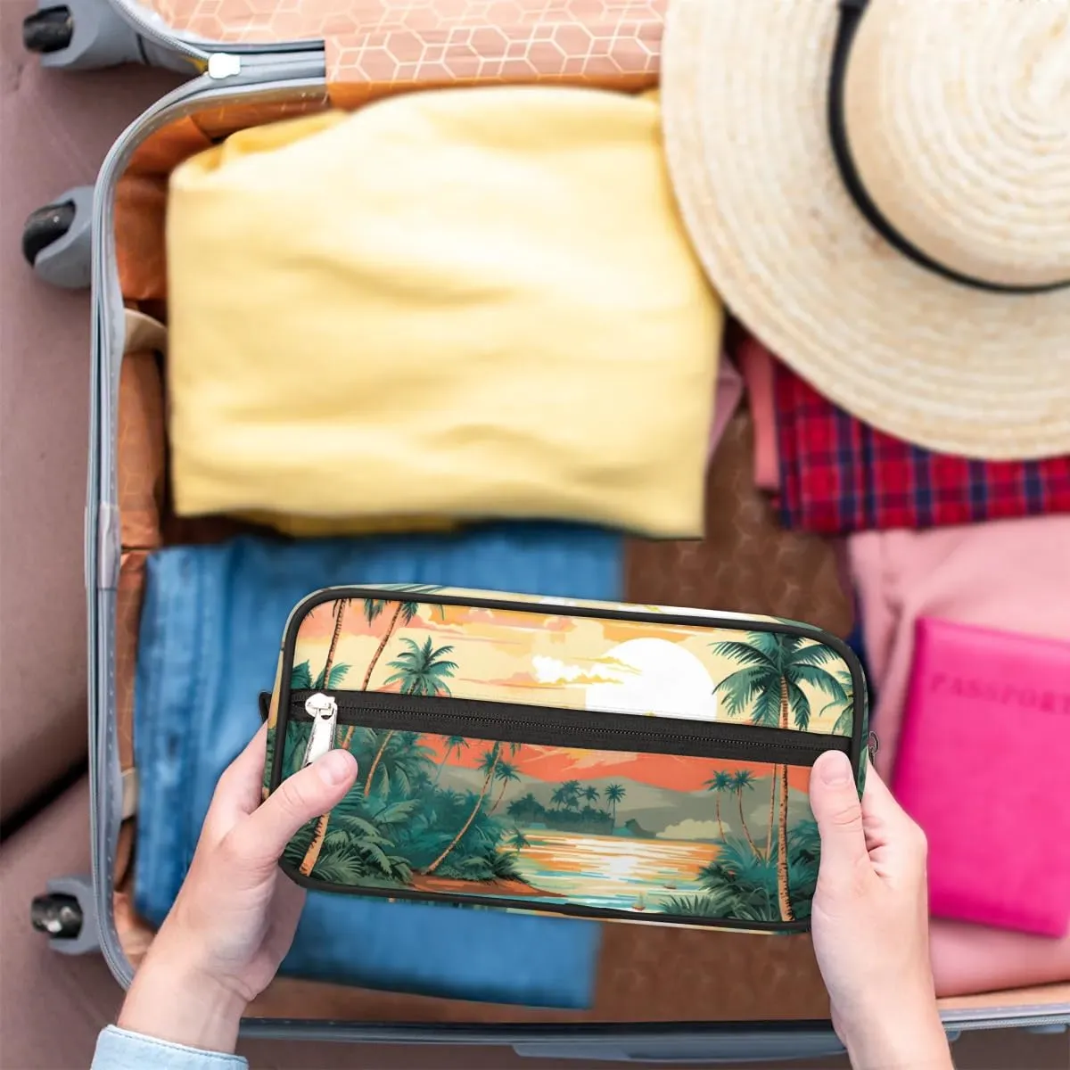 Travel Toiletry Bag for Women Men Beach Coconut Tree Hanging Cosmetic Bag Waterproof Makeup Bag for Shaving Makeup Toothbrush & Travel Essentials