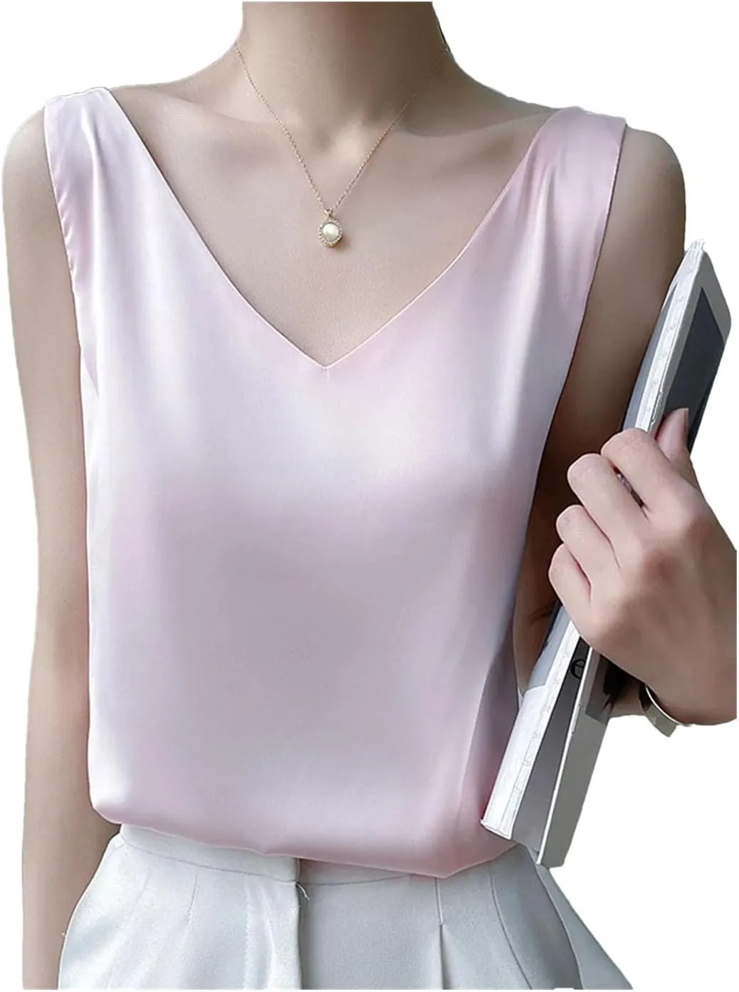 Women's Summer Sleeveless Tops for Women Trendy V-Neck Silk Satin Slim Fit Shoulder Camisole